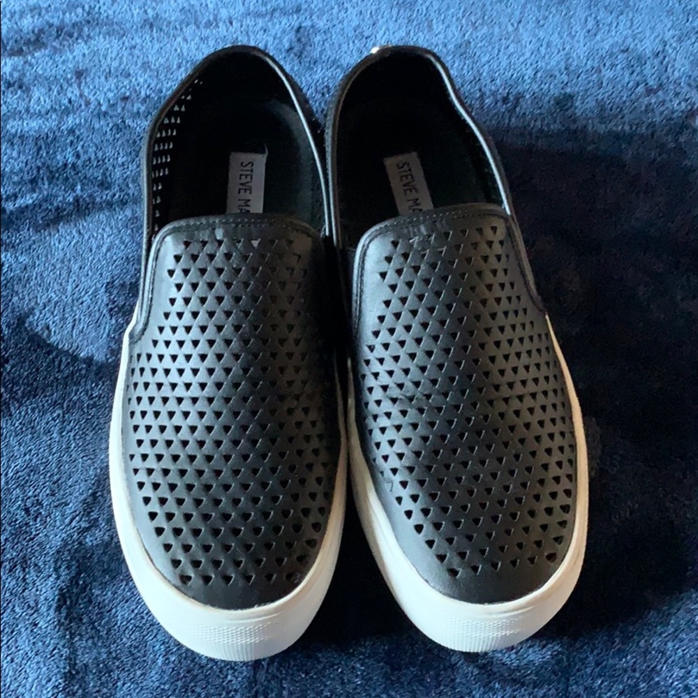 Steve Madden slip on shoes - Picture 2 of 6
